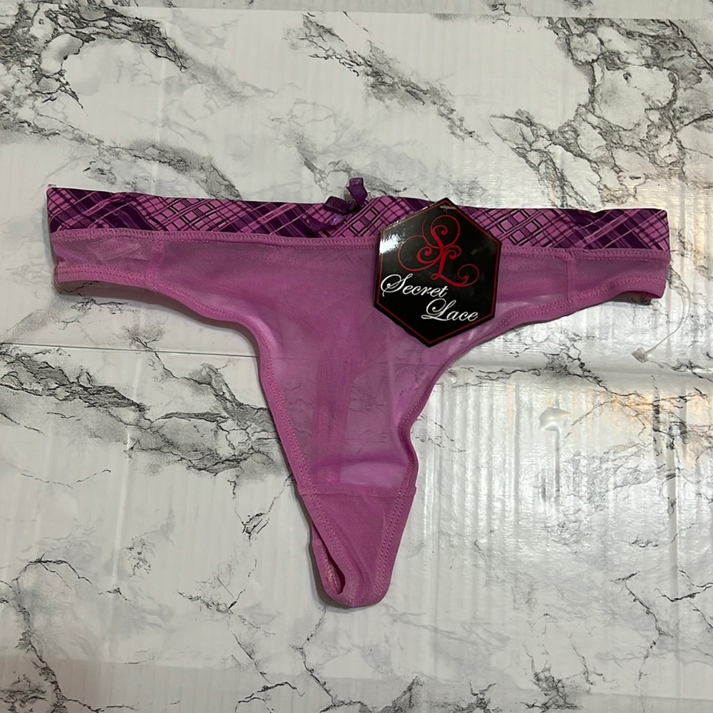 Secret lace fuchsia panty size large. New with tag.